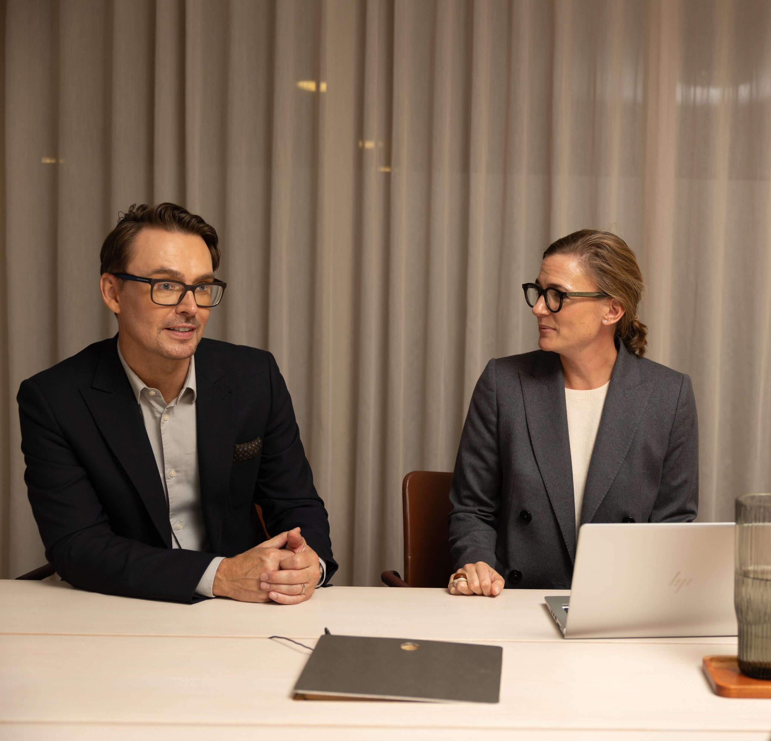 sjr-executive-search-soker-driven-researcher-med-stark-affarsforstaelse-image